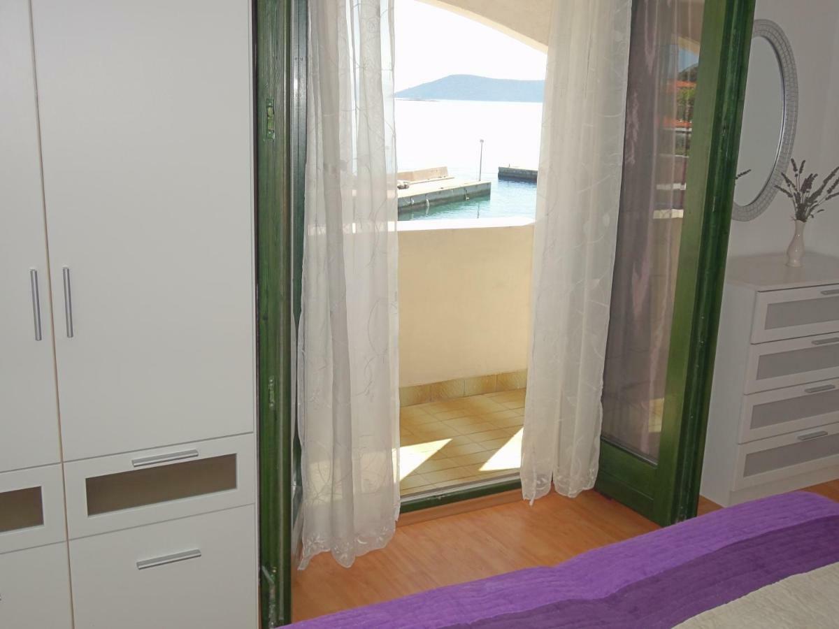 Apartments Villa Ana Mali Drvenik Eksteriør bilde