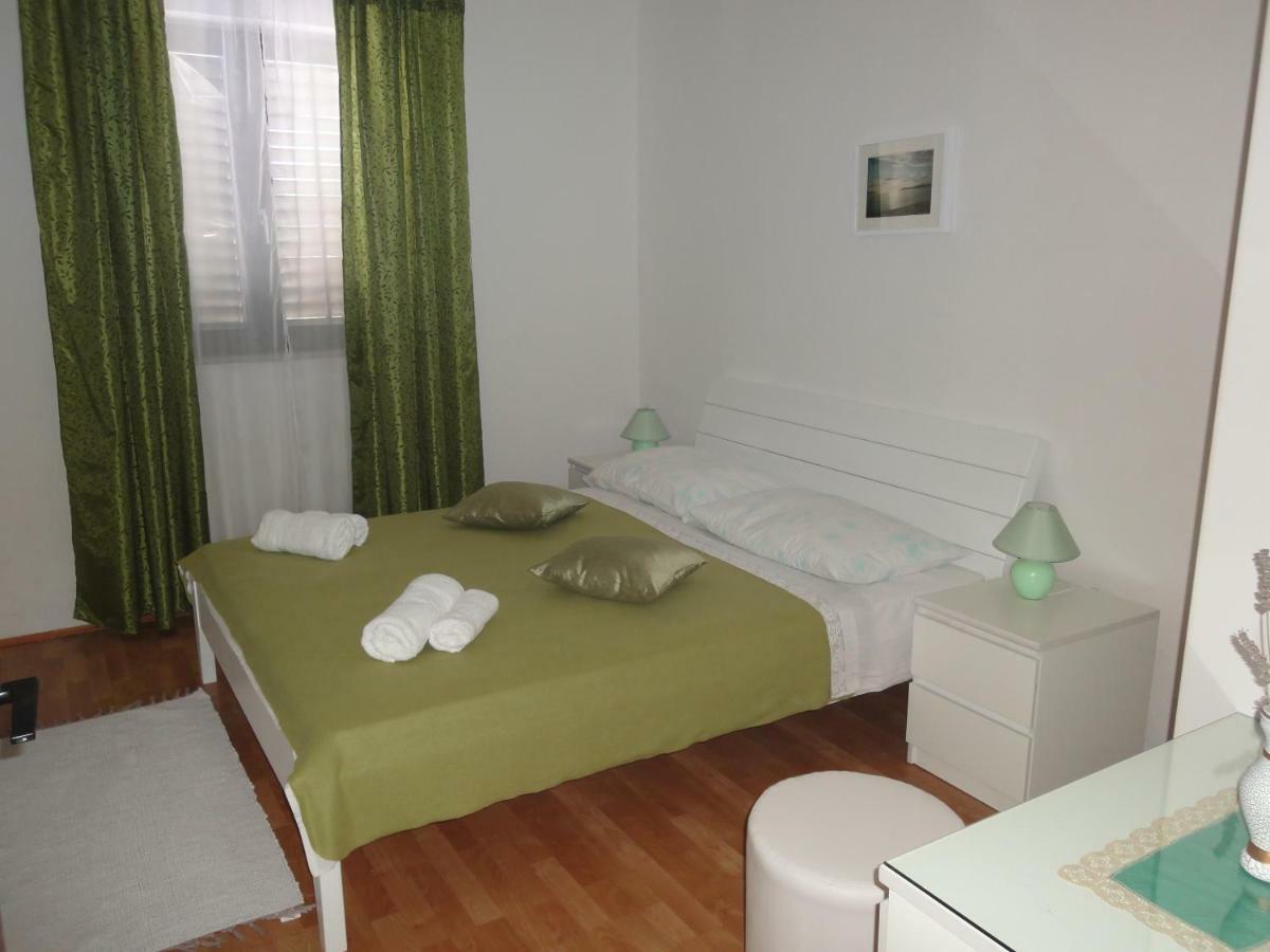 Apartments Villa Ana Mali Drvenik Eksteriør bilde
