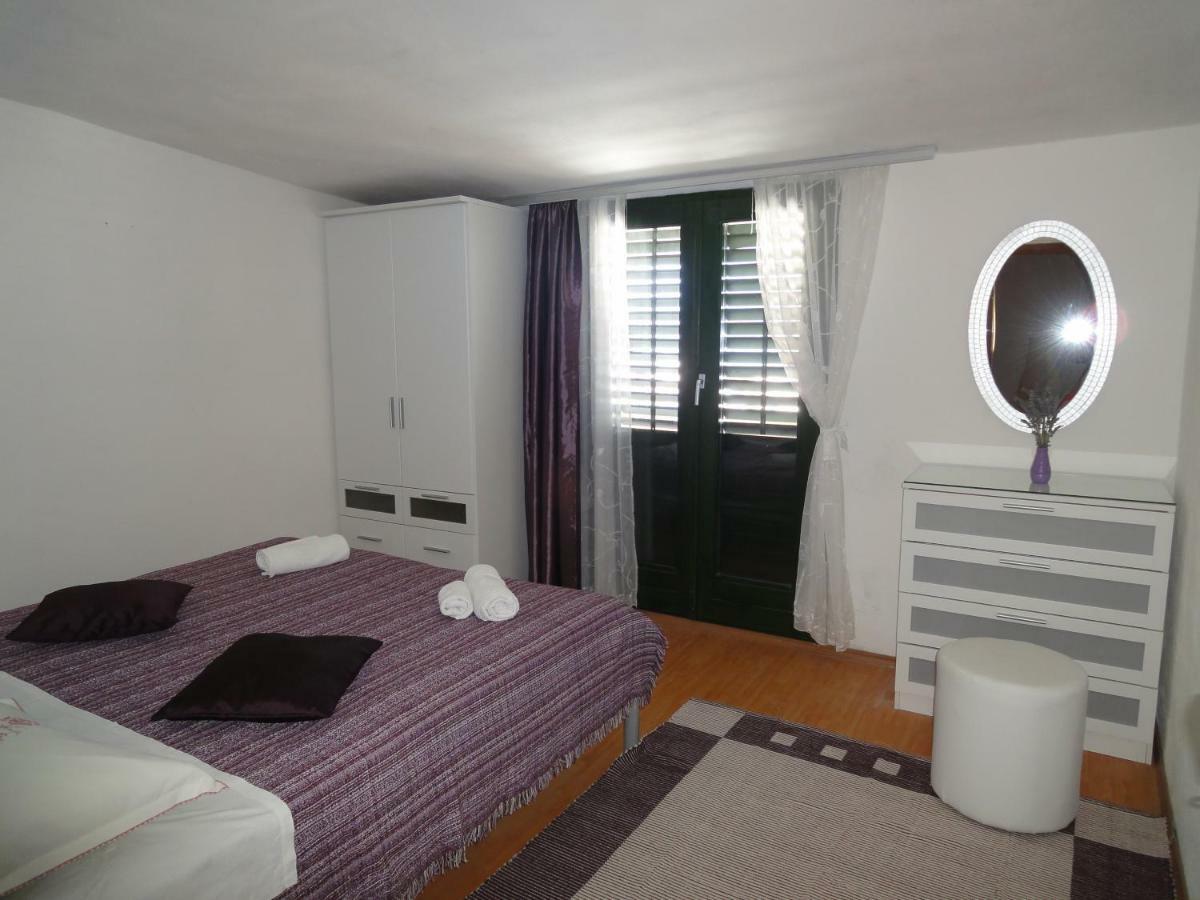 Apartments Villa Ana Mali Drvenik Eksteriør bilde