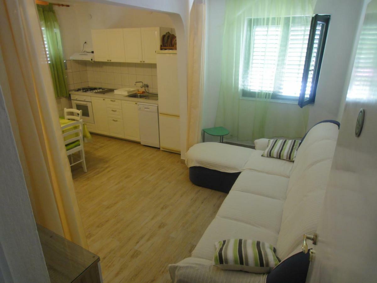 Apartments Villa Ana Mali Drvenik Eksteriør bilde