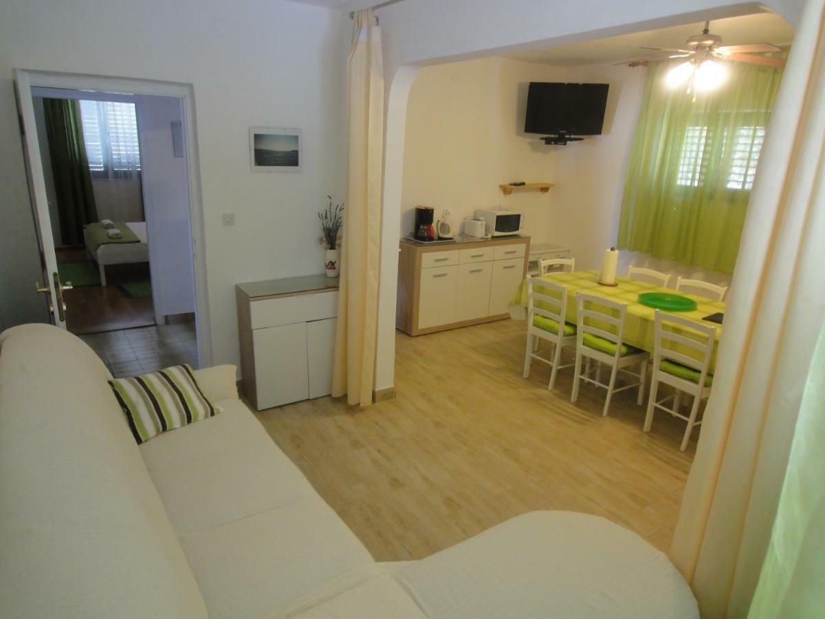 Apartments Villa Ana Mali Drvenik Eksteriør bilde