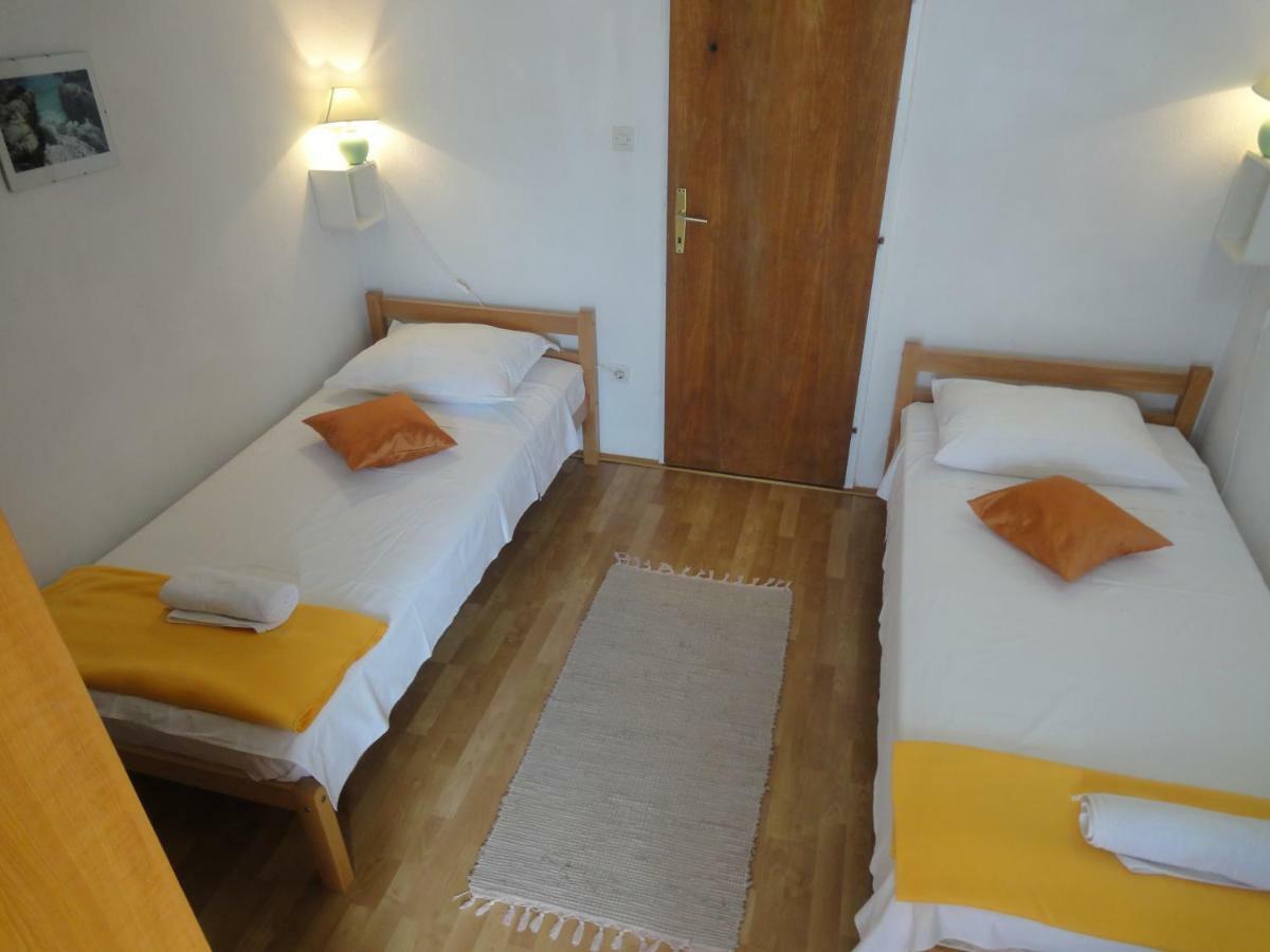 Apartments Villa Ana Mali Drvenik Eksteriør bilde
